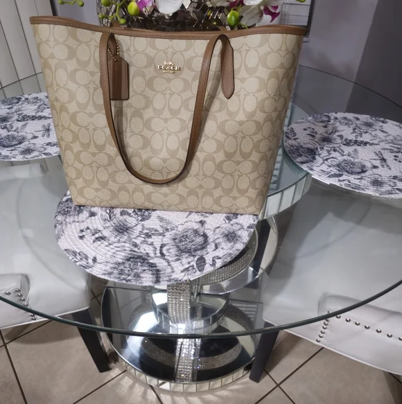 Coach City Tote Bag In Signature Canvas - Picture 1 of 5